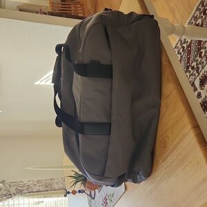 Away Weekender Bag (Gray)